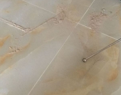 福绵瓷砖空鼓维修公司分享粘合剂选择不当在瓷砖铺贴过程中可能导致以下问题
